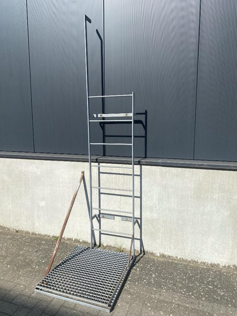 Galva ladder met bordes, Doe-het-zelf en Bouw, Ophalen, Gebruikt, IJzer