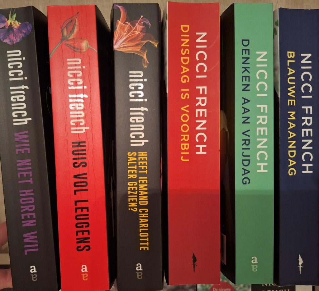 Koopje! Lot Nicci French boeken, Ophalen