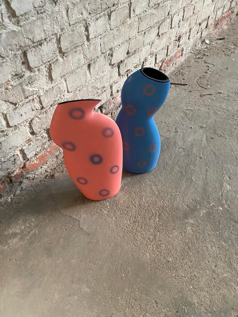 Twee vazen, Ophalen