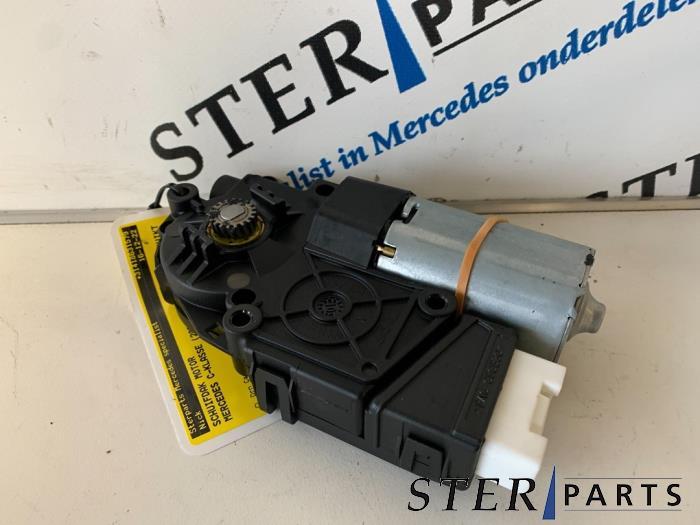 Moteur toit ouvrant d'un Mercedes C-Klasse, Enlèvement ou Envoi, 3 mois de garantie, Utilisé, Mercedes-Benz