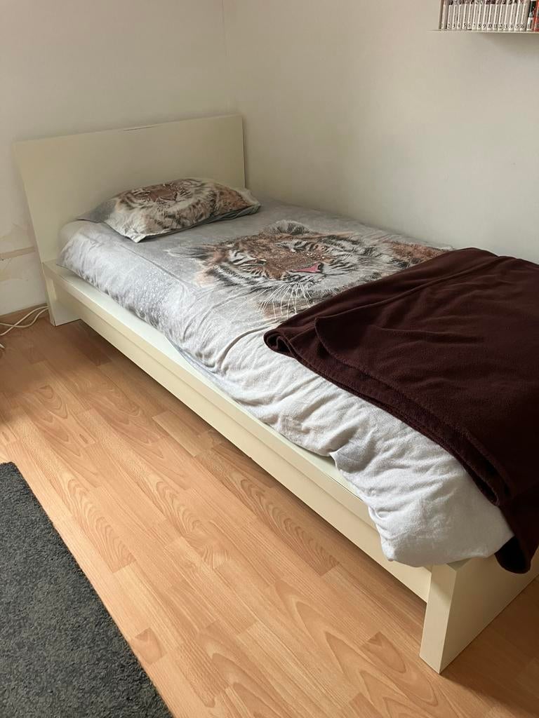 Lit 1 personne avec sommier + pieds et matelas dehoussable, Ophalen, Gebruikt, 90 cm, Eenpersoons