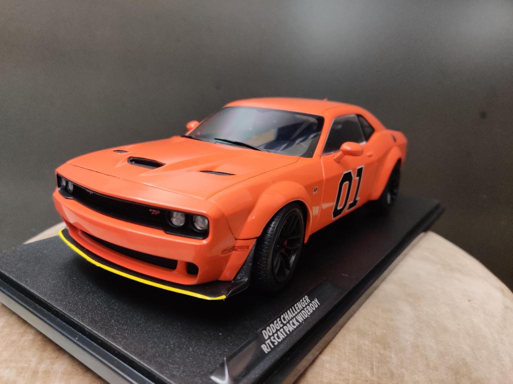 Dodge Challenger R/T Scat pack Solido 1/18e neuve, en boîte., Ophalen of Verzenden, Nieuw, Auto, Solido