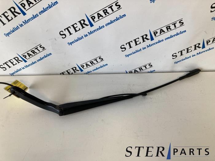 Bras essuie-glace avant d'un Mercedes Sprinter, Autos : Pièces & Accessoires, Enlèvement ou Envoi, 3 mois de garantie, Utilisé