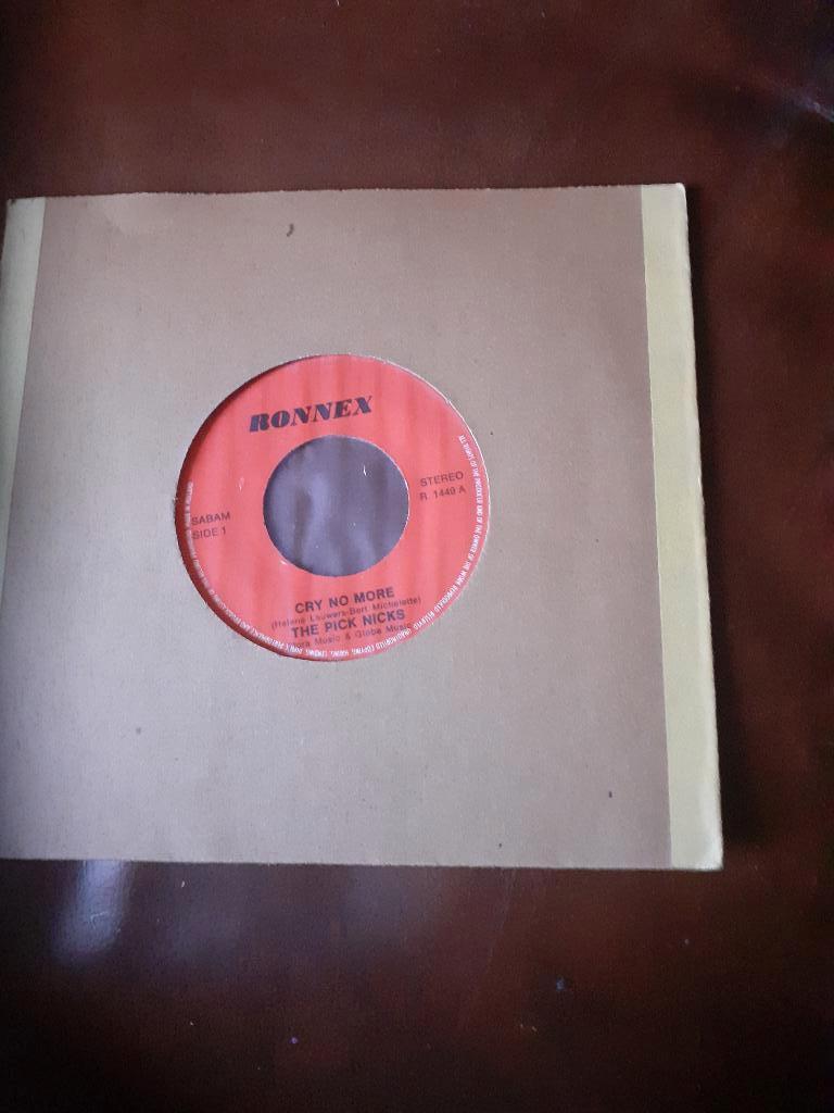 45T Picknicks : Cry no more / I know (Belpop), Ophalen of Verzenden