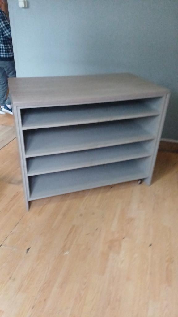 Kast, Enlèvement