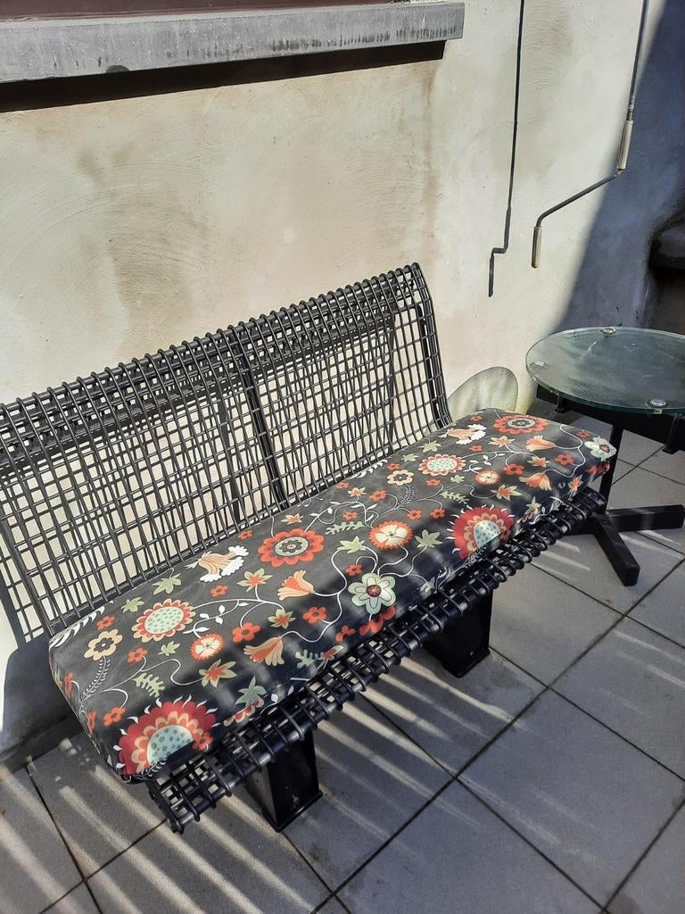 2 Design Tecno tuinbanken Osvaldo Borsani + 1 glazen tafeltj, Tuin en Terras, Tuinbanken, Ophalen, Gebruikt, Metaal