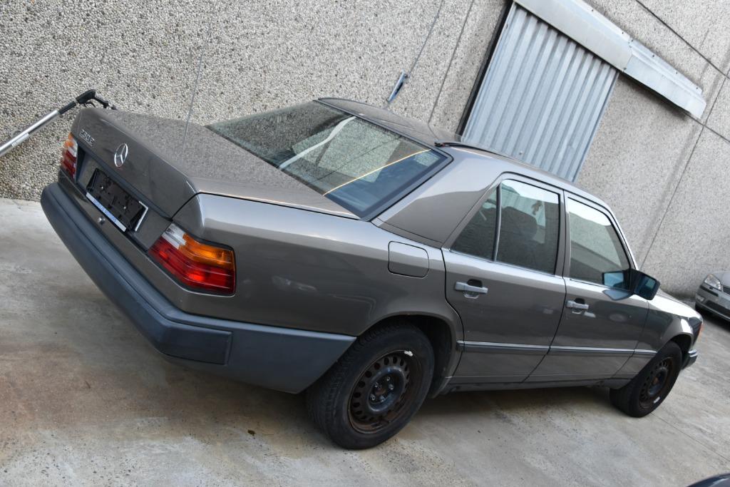 Mercedes-Benz E 230 Benzine Oldtimer Zeer Proper !, foto 4