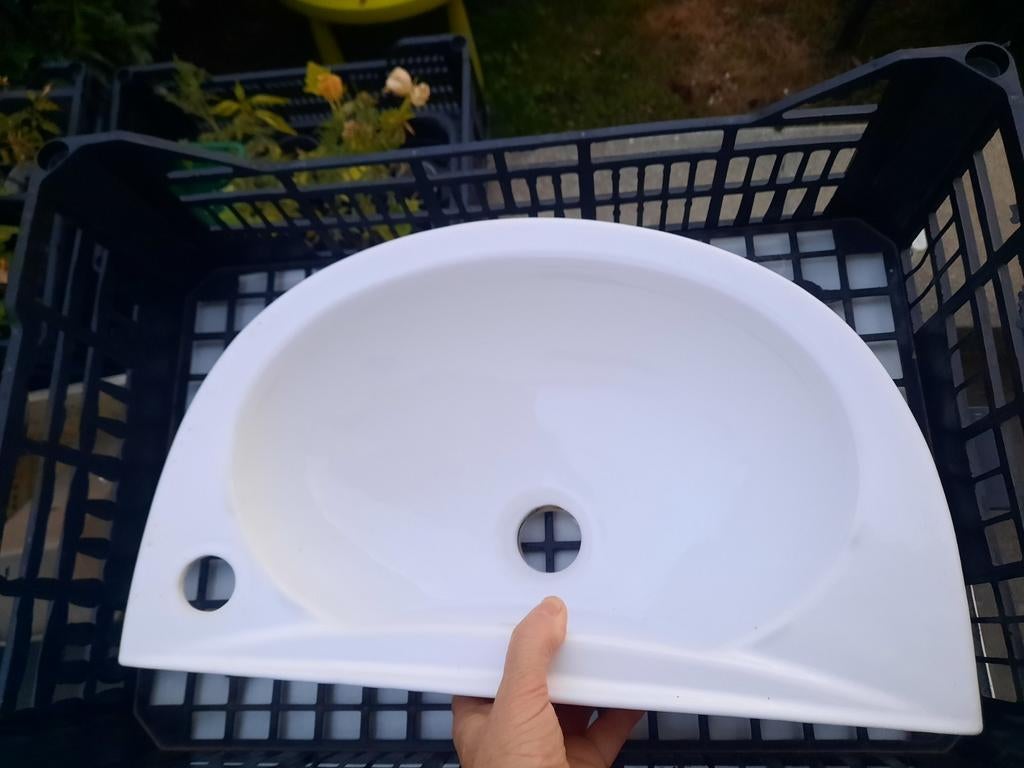 Lavabo parfait état au coin pour porte savon, Bricolage & Construction, Comme neuf, Lavabo