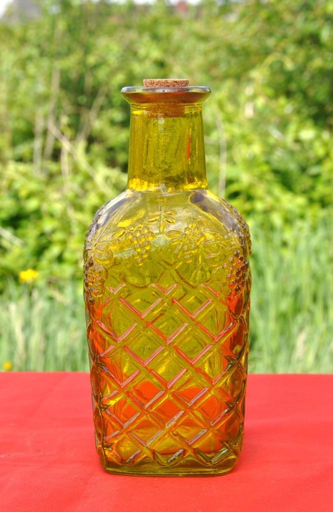 carafe carrée en verre jaune  motif losange, Antiek en Kunst, Antiek | Glaswerk en Kristal, Ophalen of Verzenden