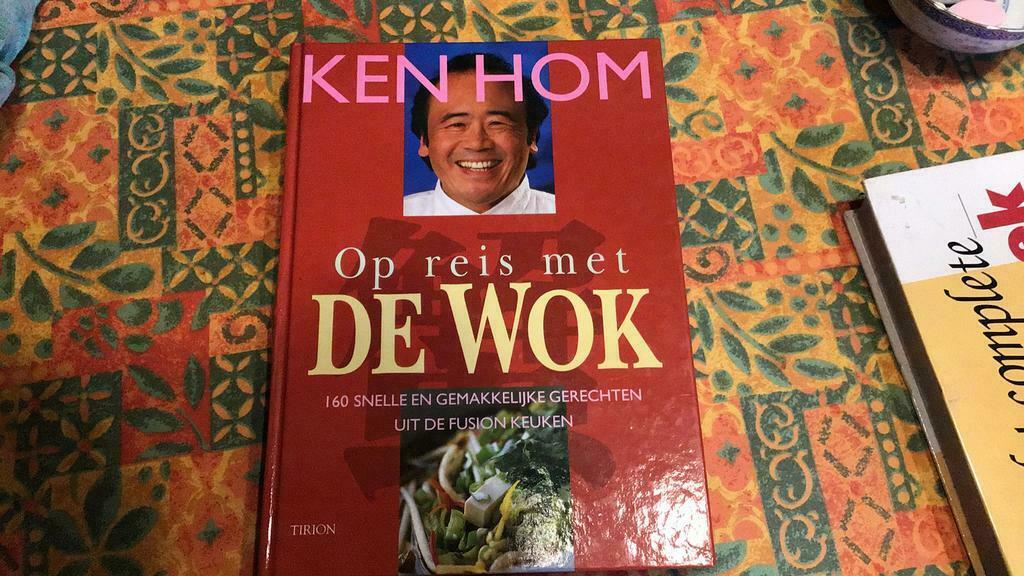Op reis met de wok(j), Ophalen of Verzenden, Zo goed als nieuw, Hoofdgerechten