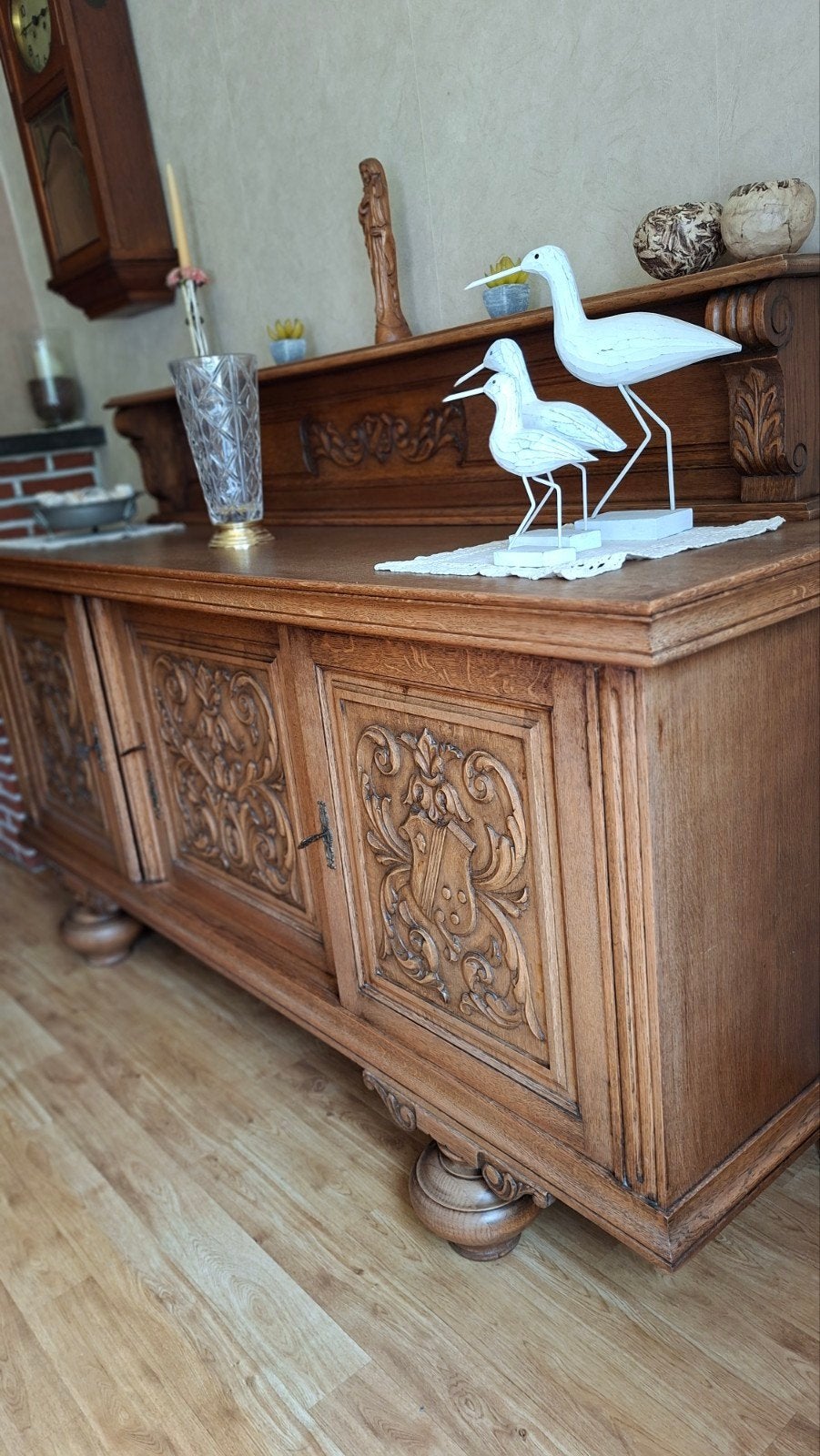 Eiken dressoir, Enlèvement