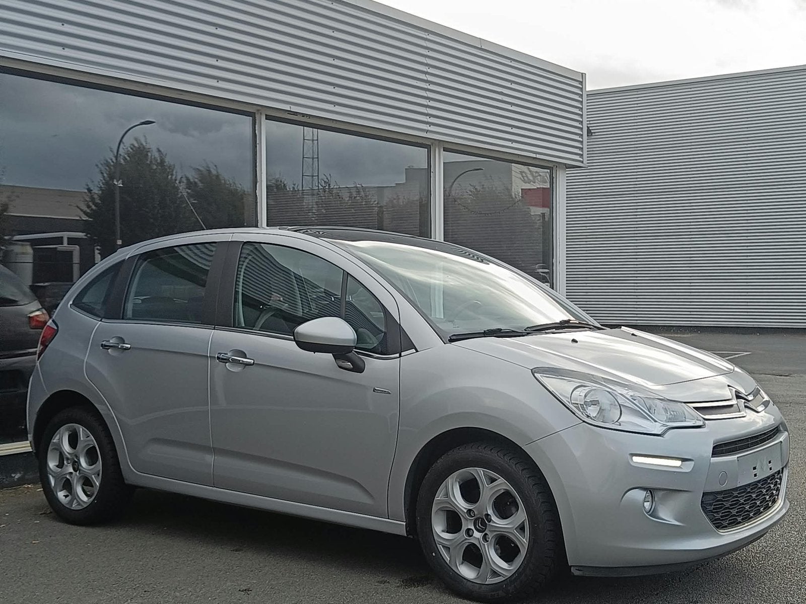 CITROËN C3 1.2 ESSENCE EXCLUSIVE AIRCO/PANO/PDC/CRUISECONTR., Achat, Boîte manuelle, Entretenue par le concessionnaire, 5 portes