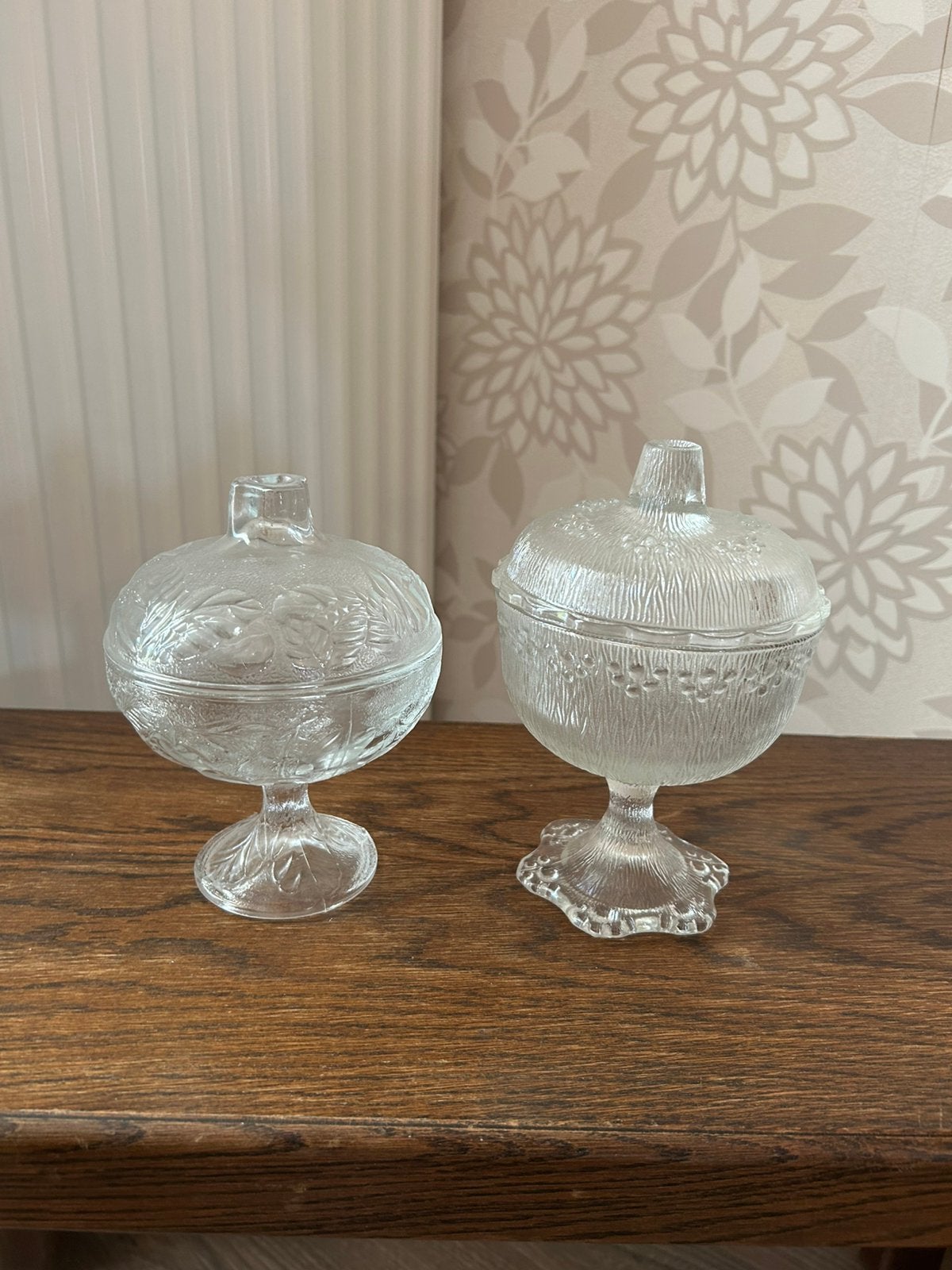 Glazen potjes/stolpjes, Verre, Enlèvement, Comme neuf, Avec couvercle