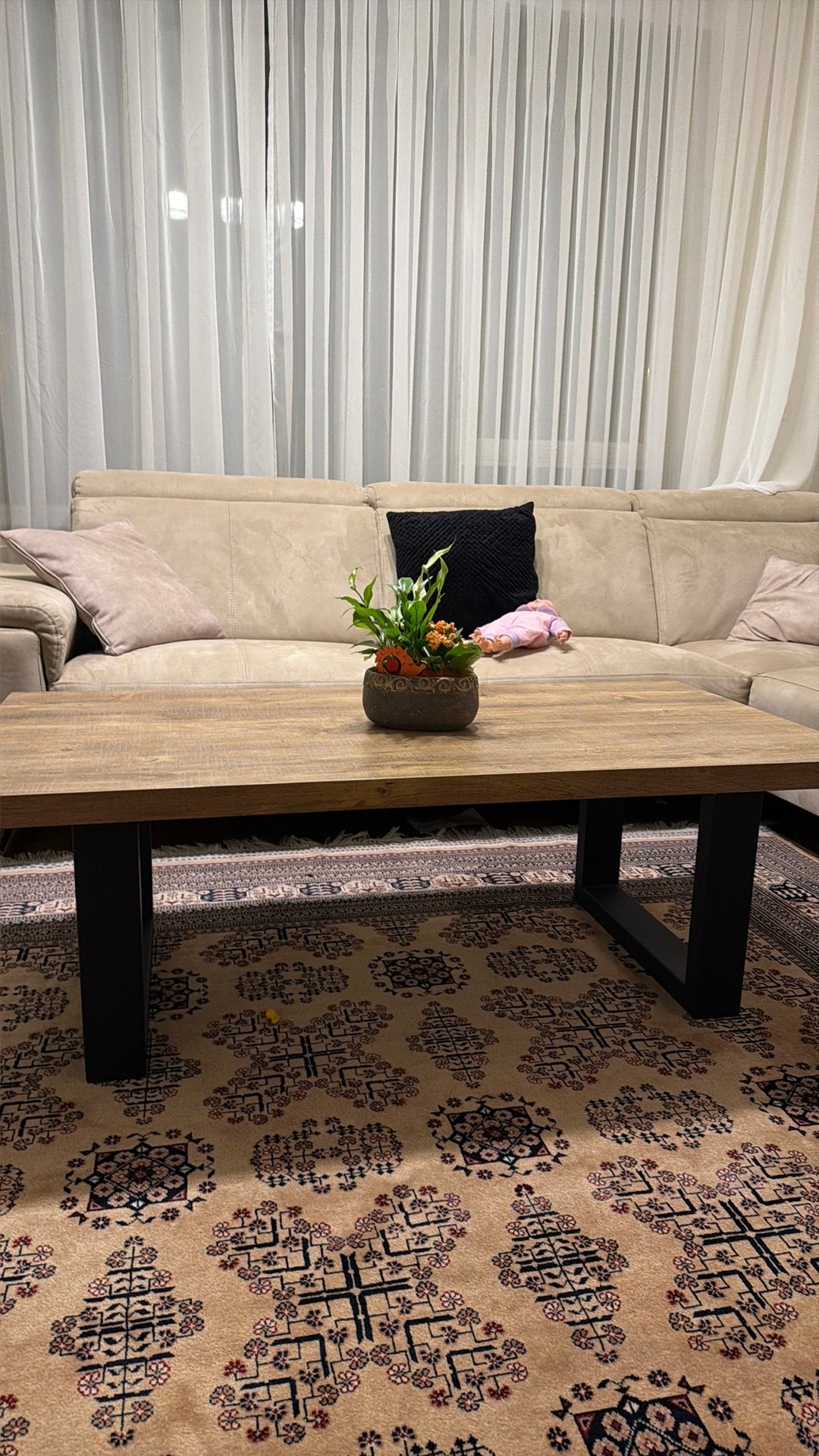 Nieuwe tafel te koop – €150, Huis en Inrichting, Ophalen, Zo goed als nieuw