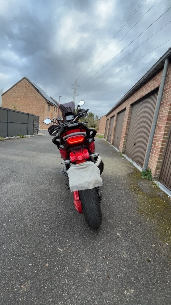 xadv 750, Motos, Entreprise