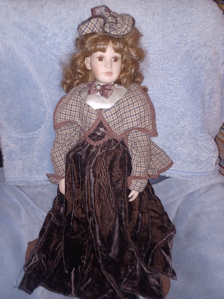 Une grande ancienne poupée porcelaine 70cm, Enlèvement ou Envoi