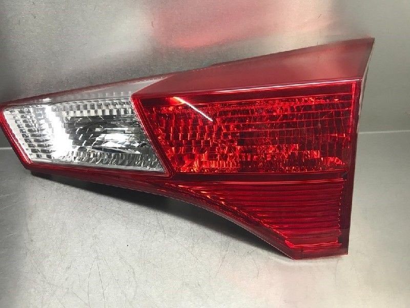 FEU ARRIÈRE DROIT Toyota RAV4 (A4) (01-2012/09-2019), Autos : Pièces & Accessoires, Utilisé, Toyota