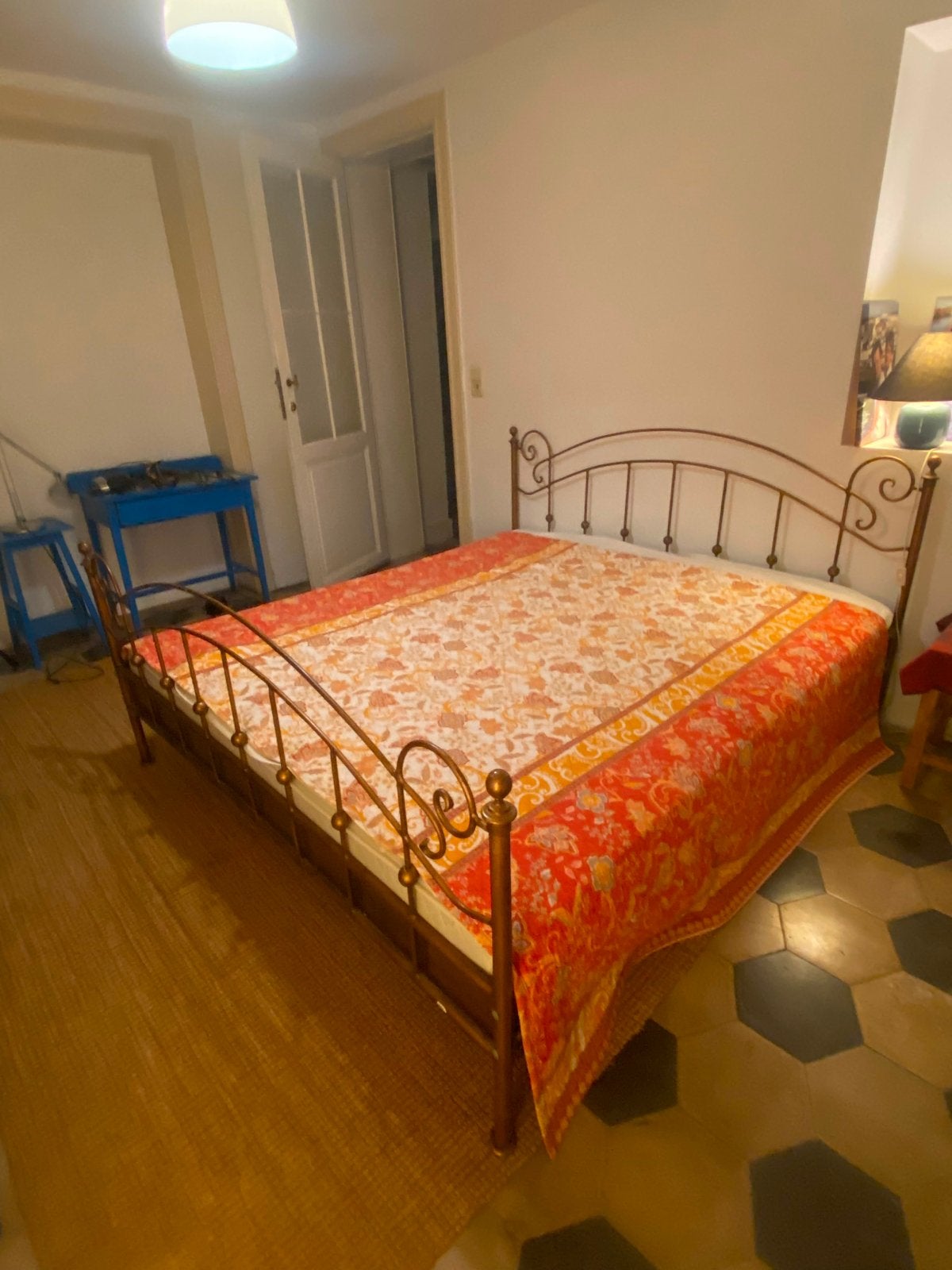 Tweepersoonsbed met bronzen metalen frame + matras – 180200, Ophalen