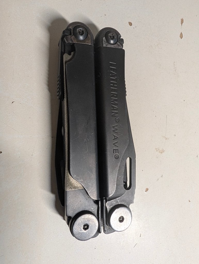 Outil multifonctions Leatherman Wave noir, Caravanes & Camping, Outils de camping, Enlèvement ou Envoi, Utilisé