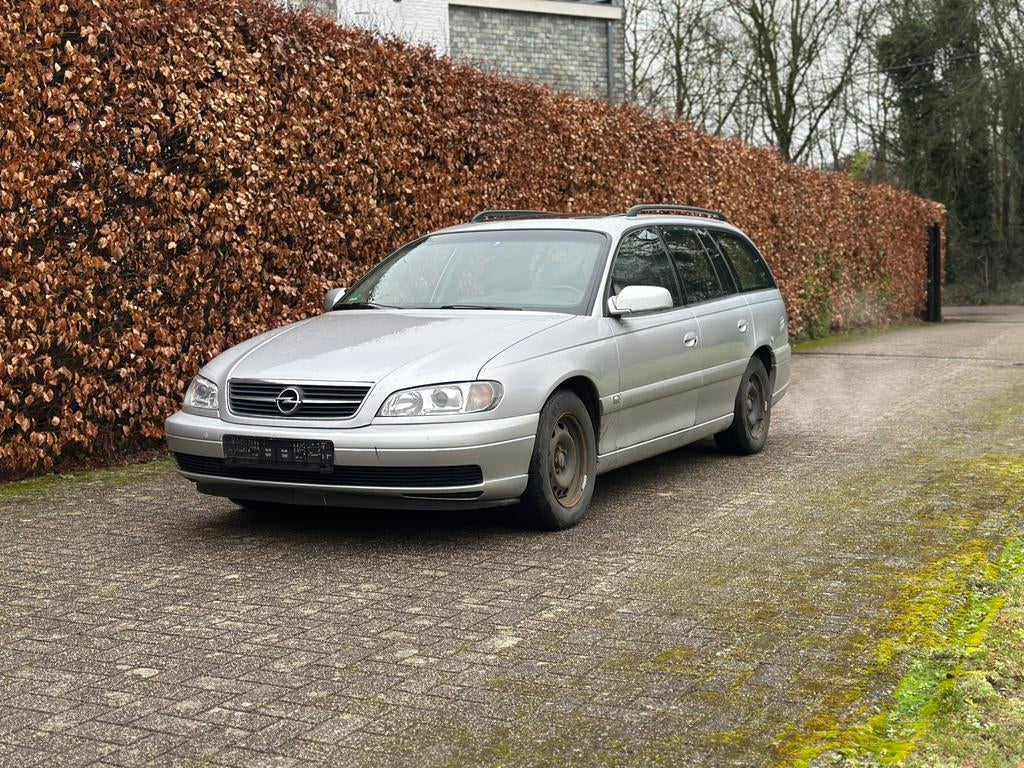 Opel Omega 2.2 Benzine 2003 in propere staat export, Auto's, Omega, Zwart, Electronic Stability Program (ESP), Bedrijf