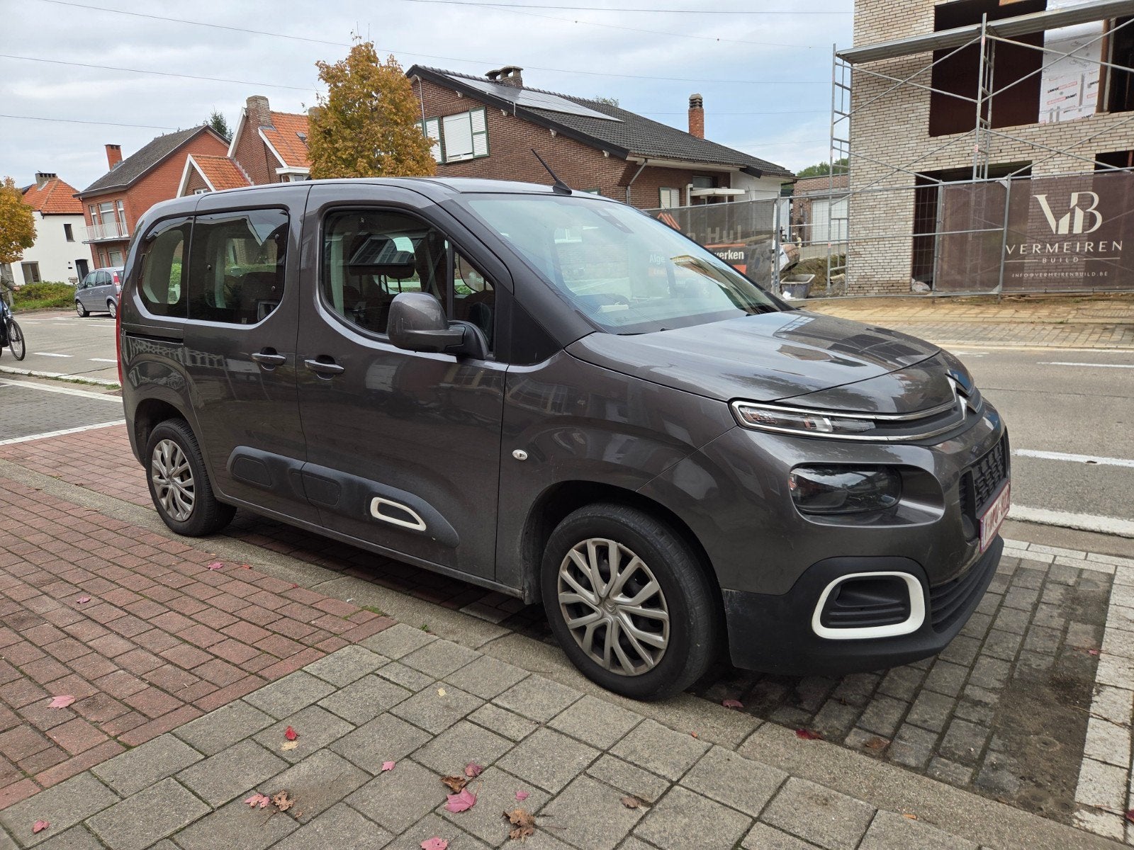 berlingo shine 1.2 2019 89 000 km, Auto's, Voorwielaandrijving, Dealer onderhouden, Stof, Euro 6