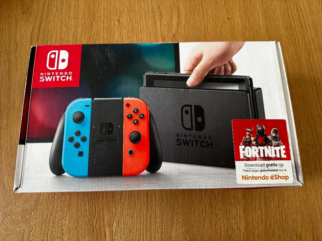 Nintendo Switch, Ophalen, Switch Original, Met 3 controllers of meer, Gebruikt