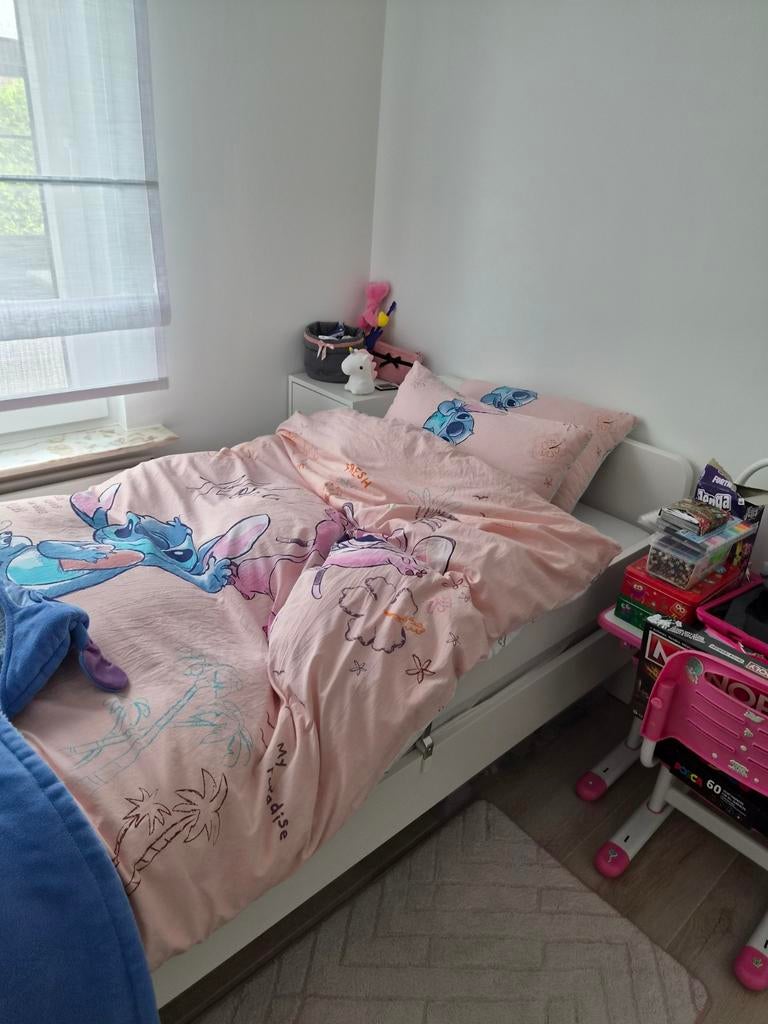 Lit ikea 90×200 avec matelas et chevet