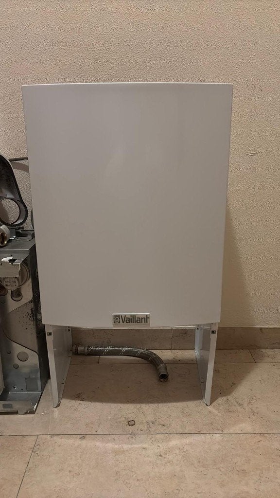 Gasketel Vaillant Turbomax Plus 824E - (VUW 242/2-5 H R3), Ophalen, Gebruikt, 20 tot 100 liter, Aardgas