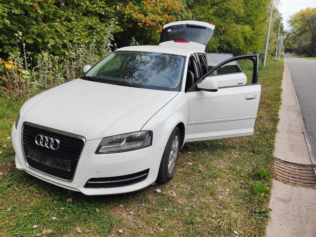 AUDI A3, Cuir, Carnet d'entretien, Noir, 5 portes