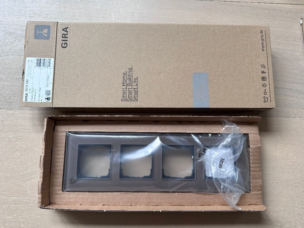 Gira Esprit Umbra Afdekraam 4-voudig 0214122 - Nieuw in doos, Verzenden, Nieuw, Schakelaar