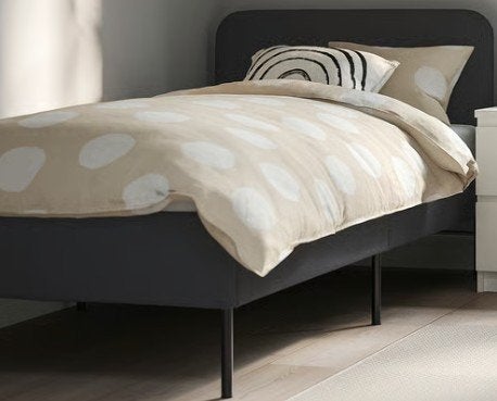 Gestoffeerd, enkel bed met lattenbodem en matras, Ophalen, 90 cm, Eenpersoons, Zo goed als nieuw