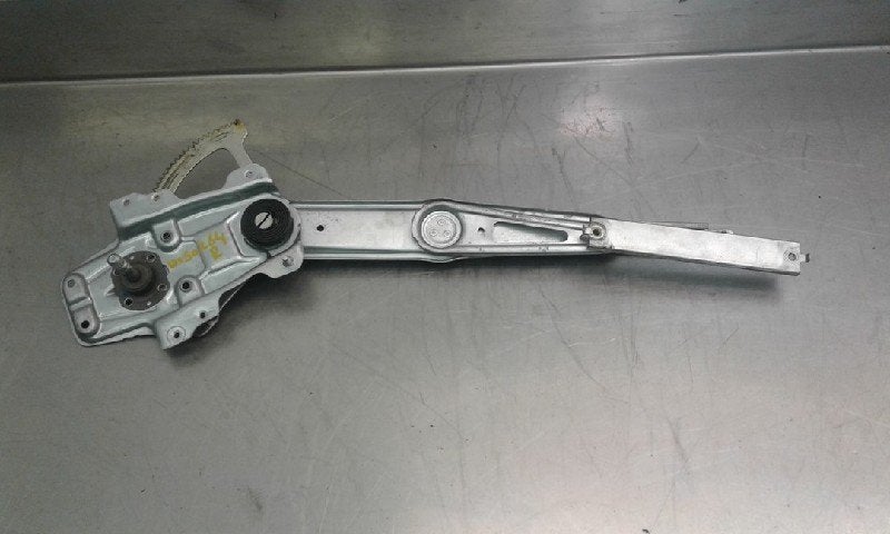 RAAMMECHANIEK RECHTS VOOR Toyota Yaris (P1) (|698100D020|), Gebruikt, Dhr. M. Roggen, Toyota, Marinus@Japoto.nl