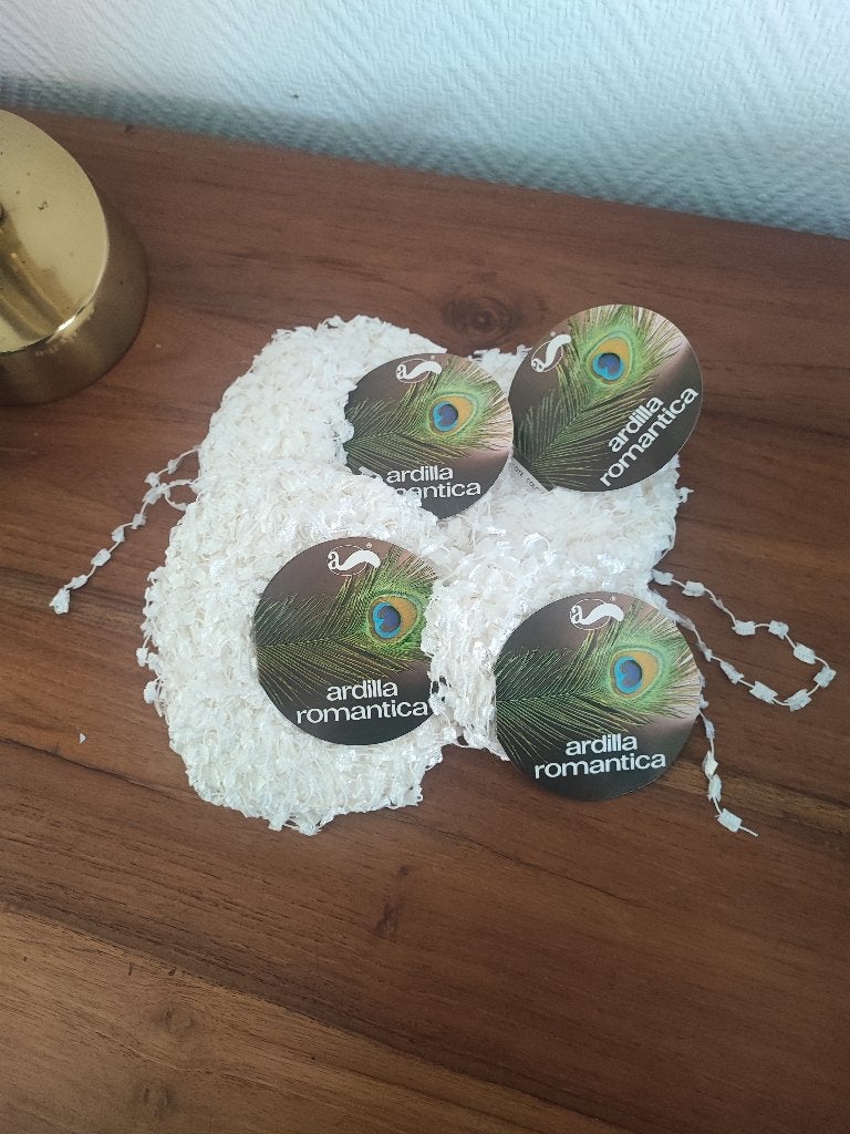 Coton à tricoter blanc spécial Ardilla Romantica 2€ le lot, Enlèvement ou Envoi, Utilisé