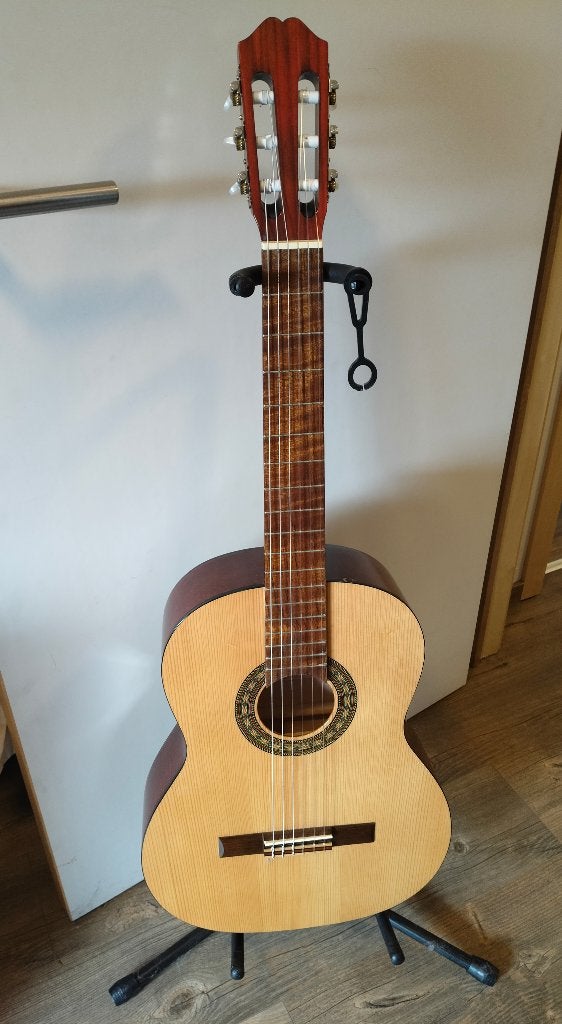Santos y Mayor GSM 9B klassieke gitaar + hoes + standaard, Musique & Instruments, Enlèvement, Utilisé, Guitare classique ou espagnole