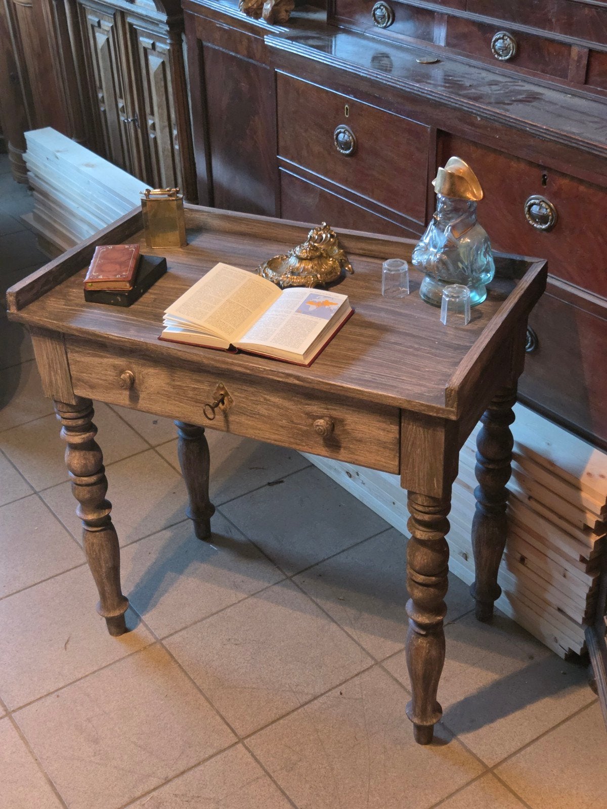 zeer mooie oude schrijftafel, Ophalen of Verzenden