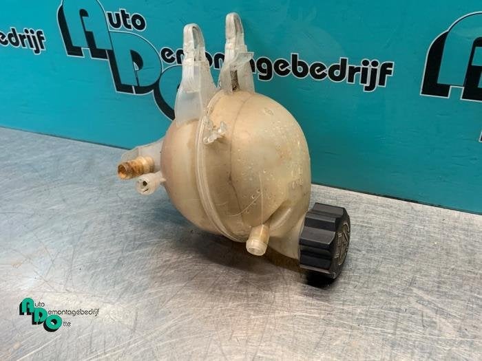 Réservoir d'expansion d'un Peugeot 207, -, 3 mois de garantie, Utilisé, -
