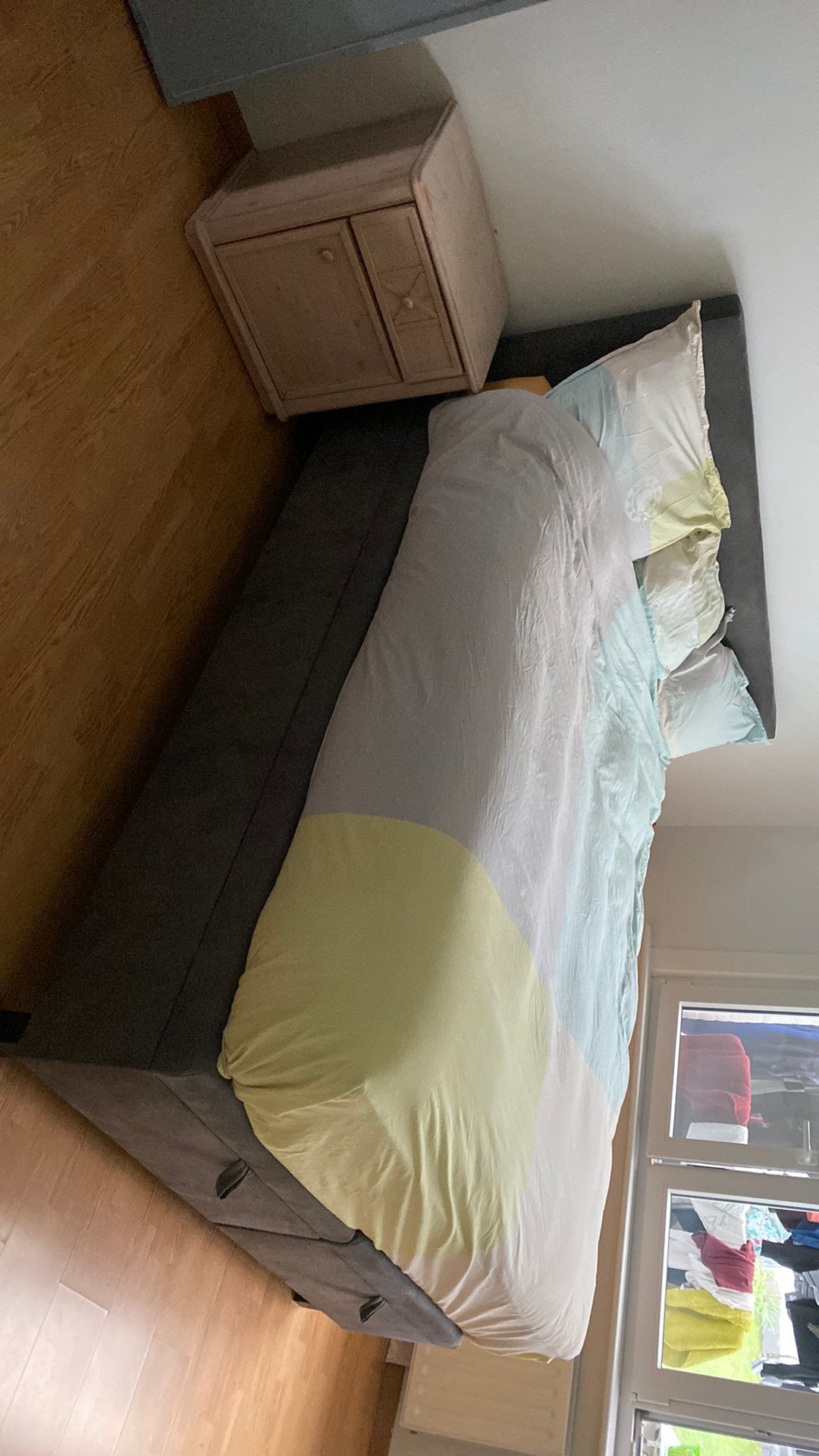 Springbox en matras  merk revor , plus 2 commodes, Huis en Inrichting, Slaapkamer | Bedden, Ophalen, Zo goed als nieuw