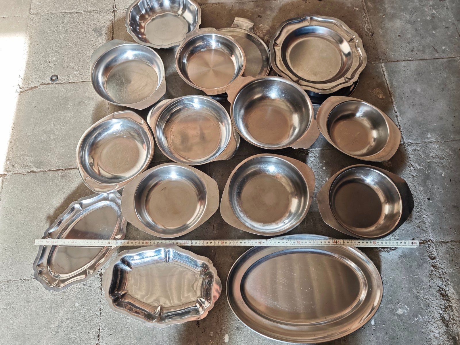 Lot inoxen schalen en schotels, Huis en Inrichting, Keuken | Potten en Pannen, Ophalen