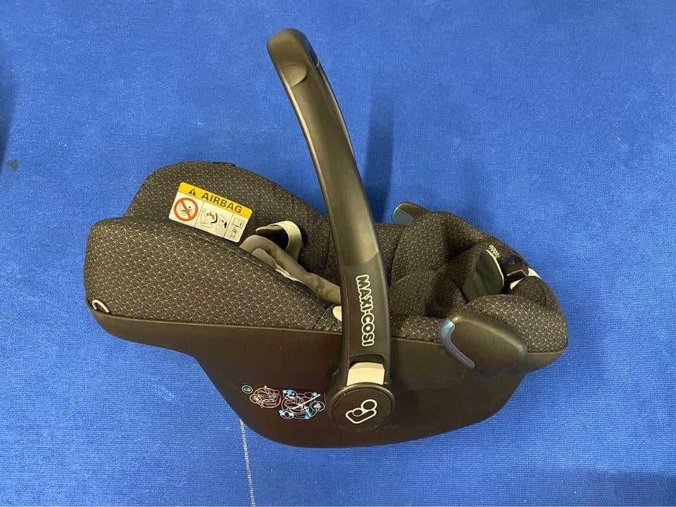 maxi cosy pebble-familyfix, Ophalen, Zo goed als nieuw, Isofix