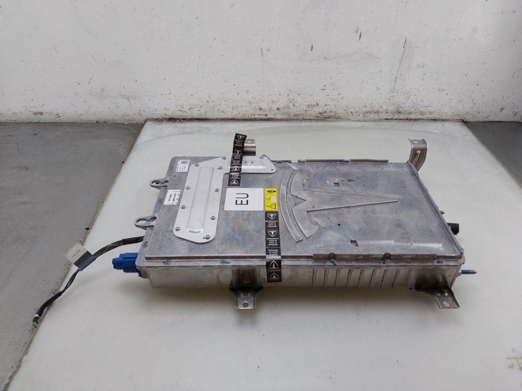 CHARGEUR DE BATTERIE (|106651001B|103564701E|146253701D|), Tesla Germany GmbH, Utilisé, Germany_Sales@tesla.com, Ludwig-Prandtl-Straße 27 - 29
12526  Berlin, DE