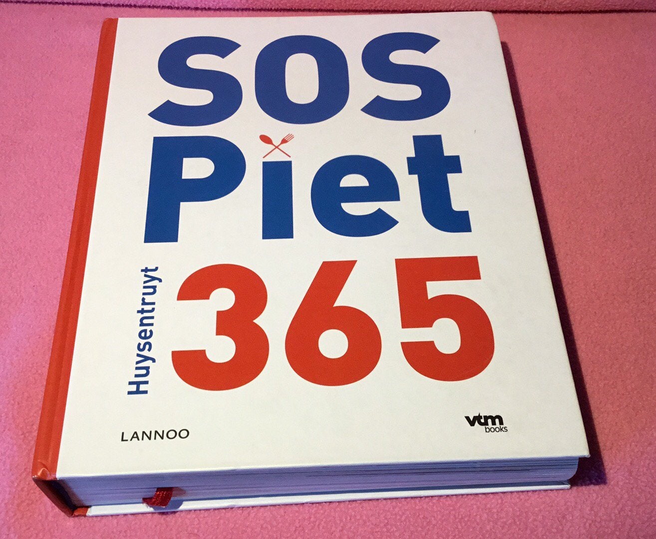 Piet Huysentruyt - SOS Piet 365, Boeken, Ophalen of Verzenden, Zo goed als nieuw