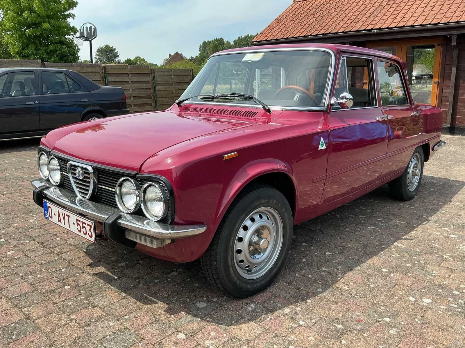 Alfo Romeo Nuova Super 1300 Oldtimer 1975, Auto's, Oldtimers, Bedrijf, Overige merken, Benzine, Overige carrosserie, Handgeschakeld