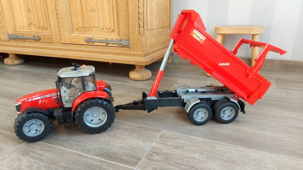 Bruder Massey Ferguson 7624 met Krampe kipper, Ophalen, Zo goed als nieuw
