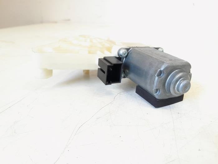 Moteur de vitre portière d'un Volkswagen Passat, Volkswagen, -, 3 mois de garantie, Utilisé