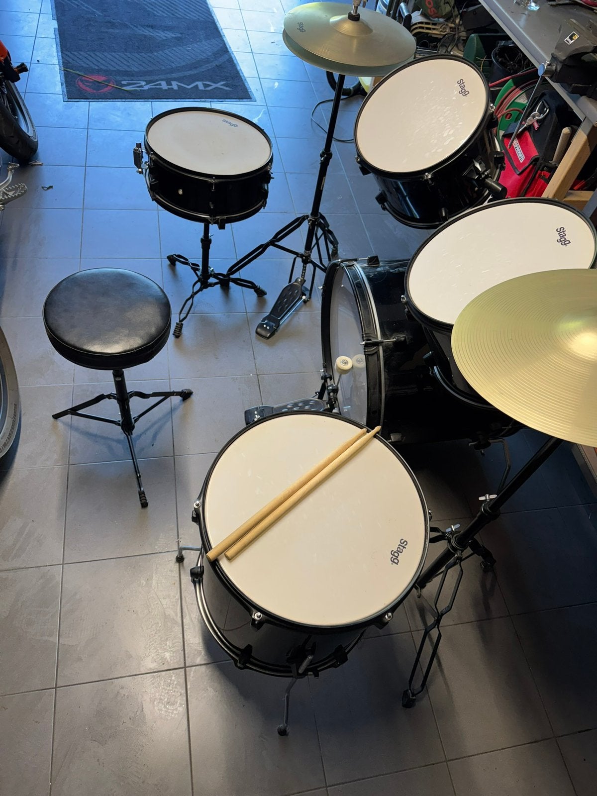 Kit de batterie Stagg, Musique & Instruments, Enlèvement, Comme neuf