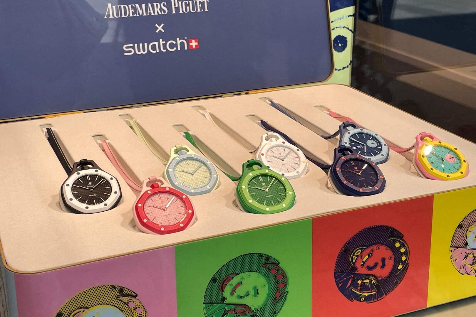 Swatch x AP Royal Pop te koop gezocht!, Handtassen en Accessoires, Horloges | Heren, Zo goed als nieuw, Swatch, Ophalen