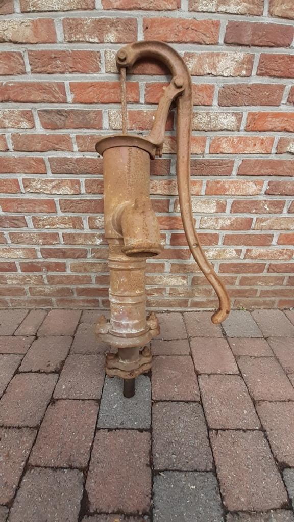 Oude Gietijzeren handpomp voor decoratie € 10  gewicht 20 kg, Tuin en Terras, Ophalen of Verzenden