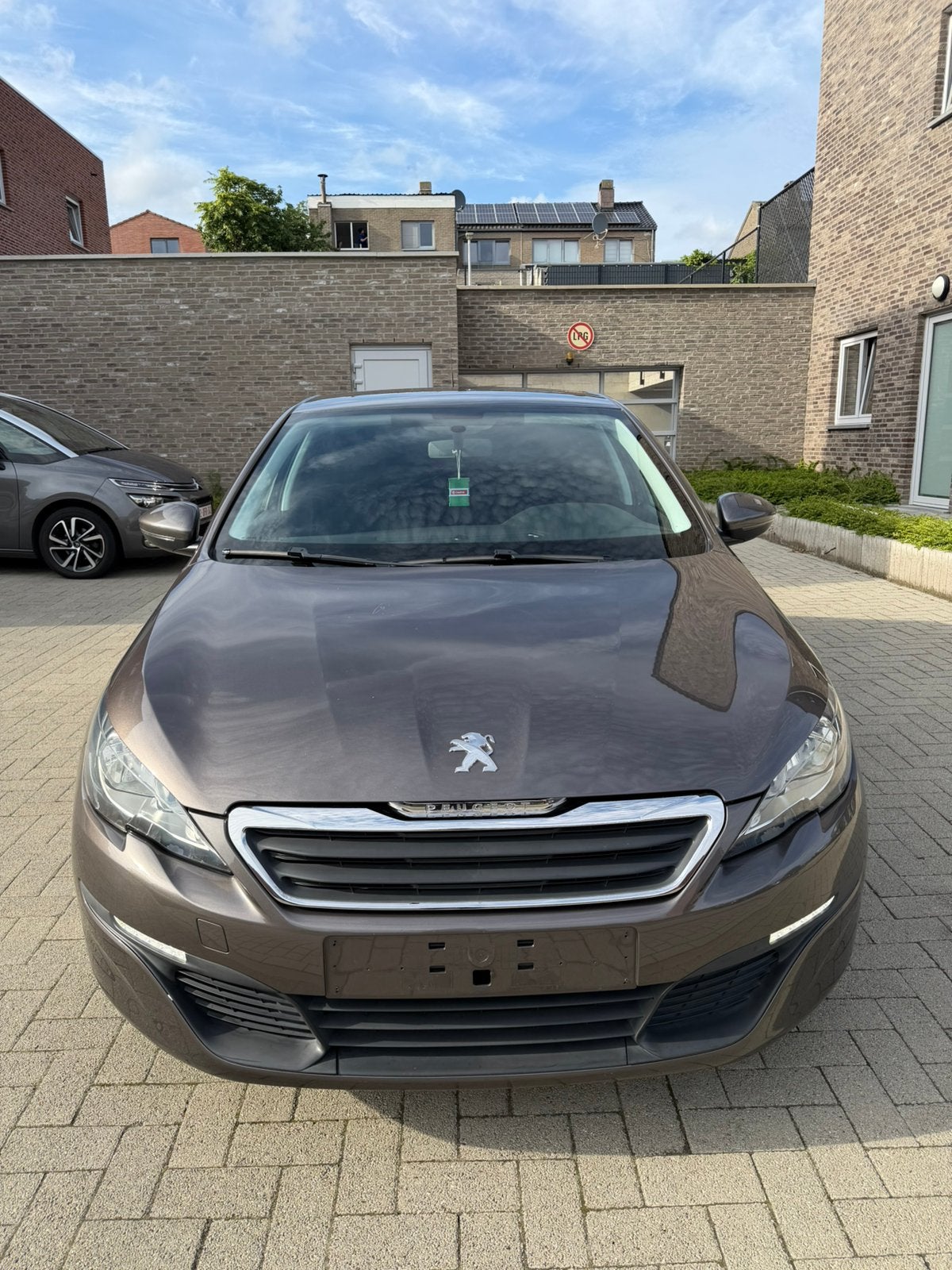 Peugeot 308 1.2benzine (2014) — 137.000 km — Gekeurd vvk, Voorwielaandrijving, Euro 5, Stof, Zwart