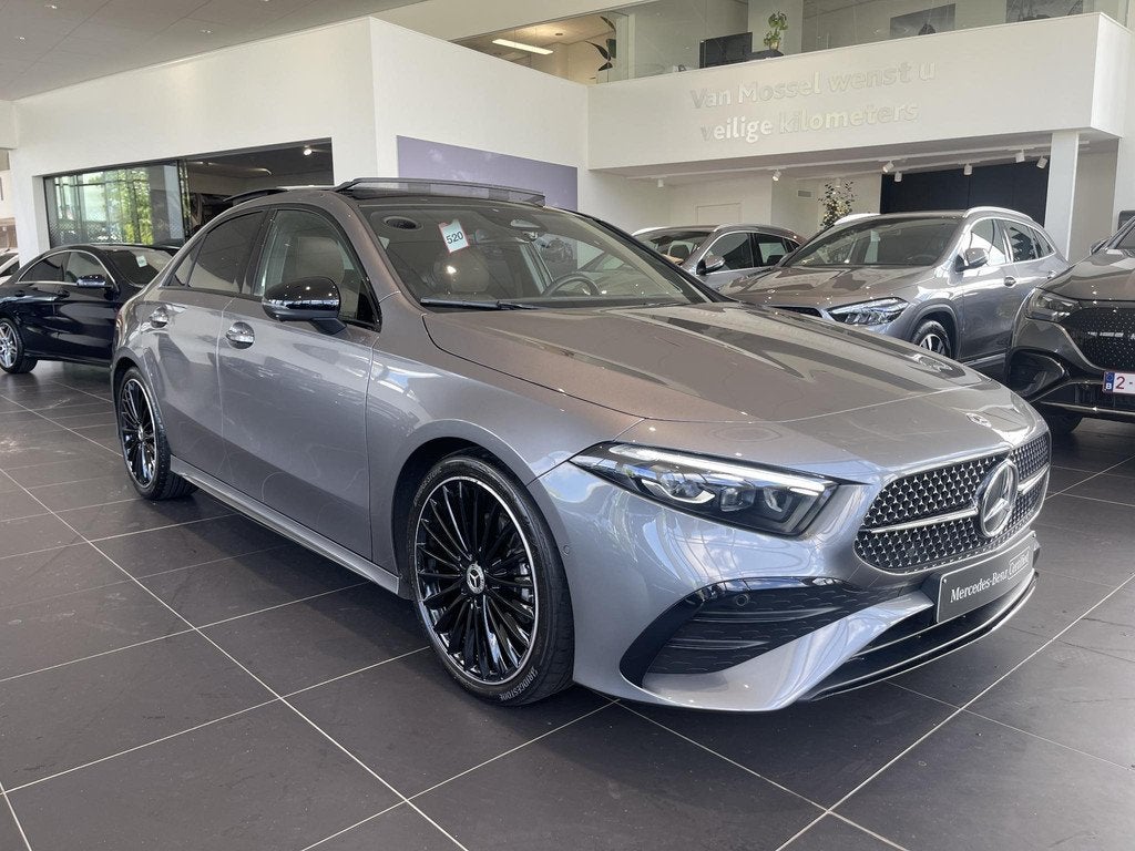Mercedes-Benz A-Klasse 200 d AMG Line Limousine + PANO DAK +, Entreprise, https://public.car-pass.be/vhr/47878096-736f-44a8-80ac-bdaa518a7190