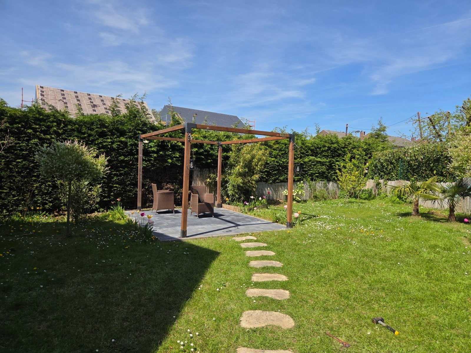 Pergola en bois robuste